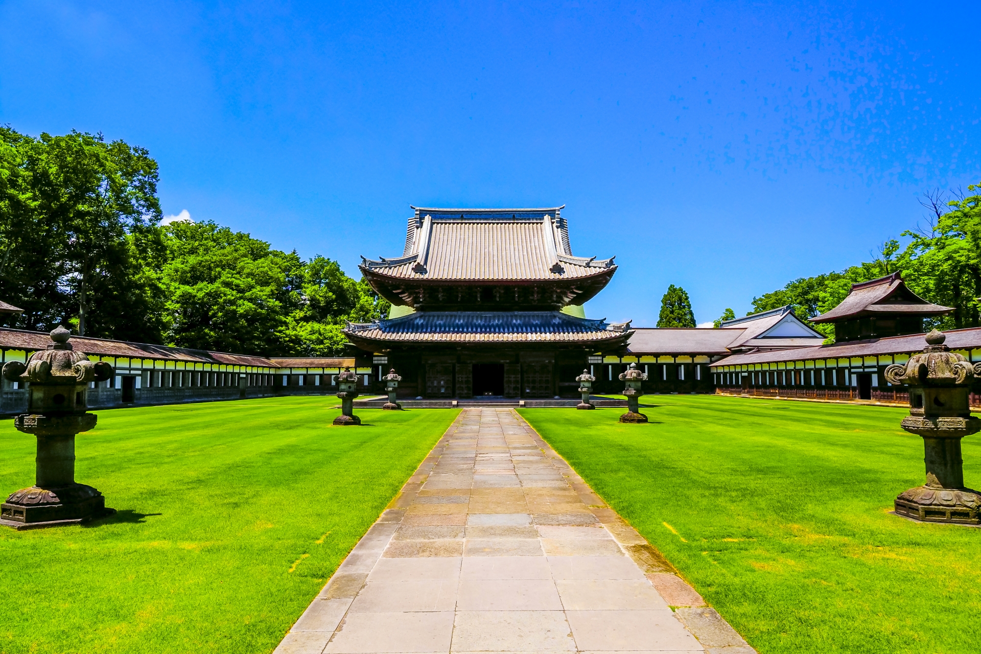 高岡市の瑞龍寺　富山県観光地