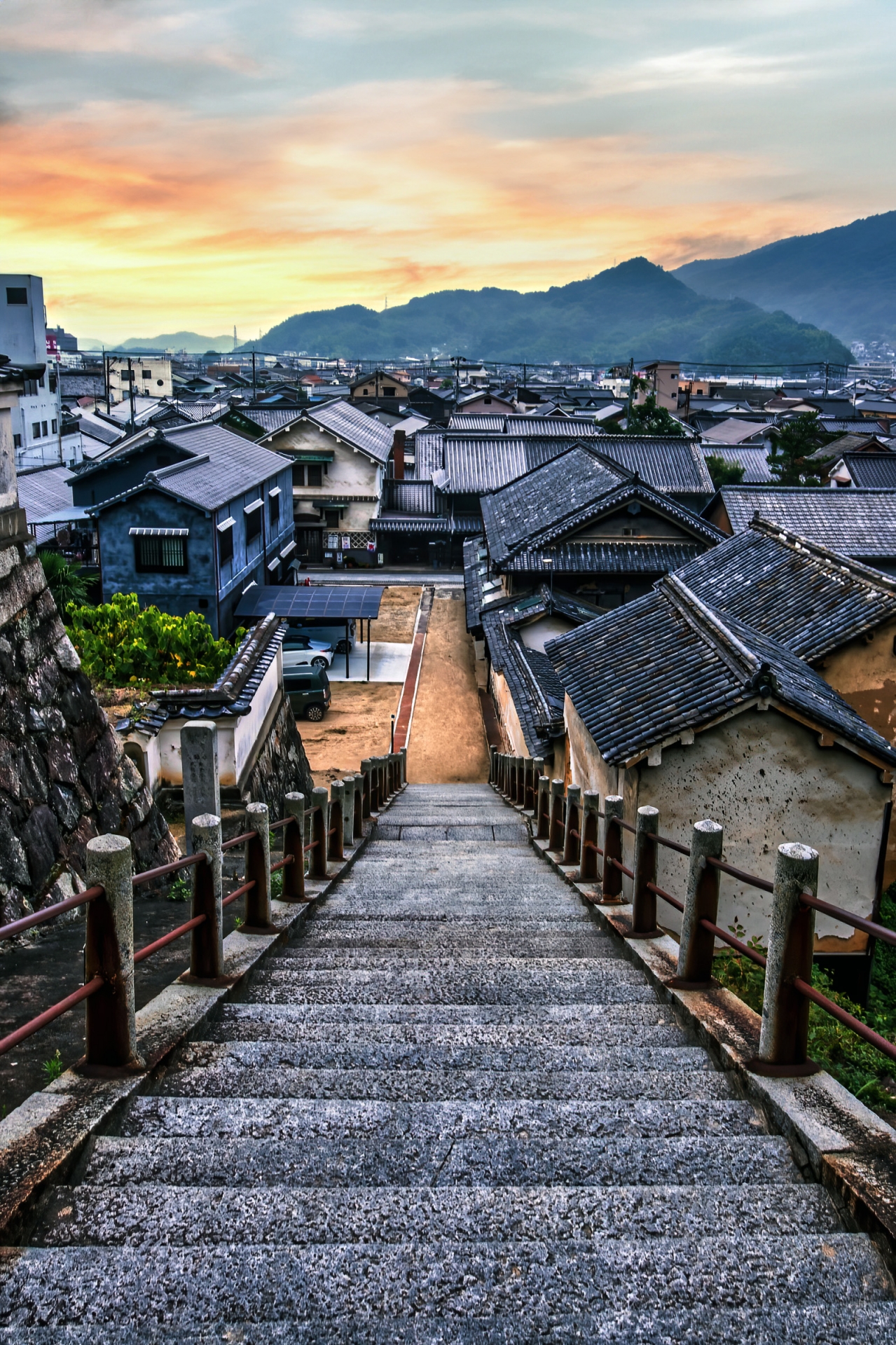 竹原・西方寺の石段。映画『時をかける少女』の舞台として知られる町の象徴