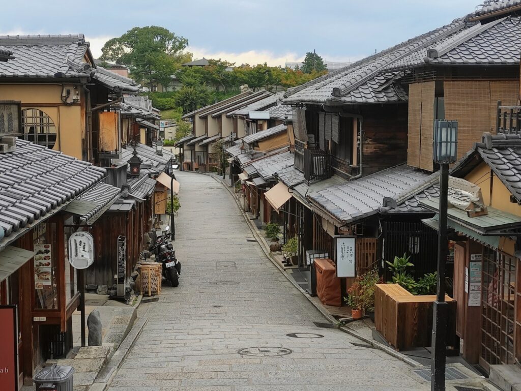 古い町並みの一人旅3選｜保存地区と伝建群を静かに歩く