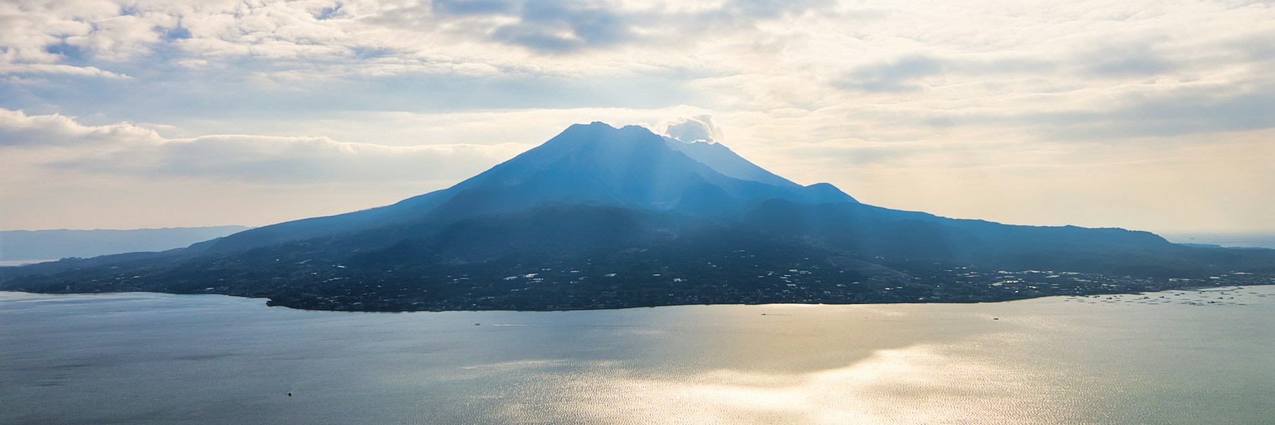桜島の参考写真。仙巌園からの撮影ではありません。Parco Chan / Unsplash
